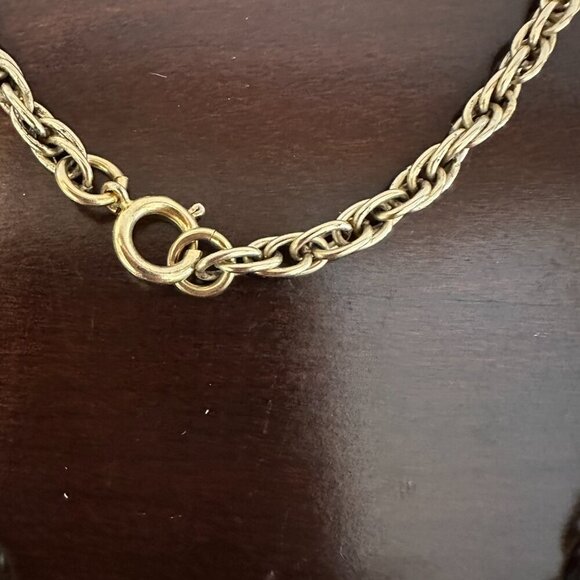 Perfume Sachet Cameo Pendant with some Perfume - Picture 4 of 12